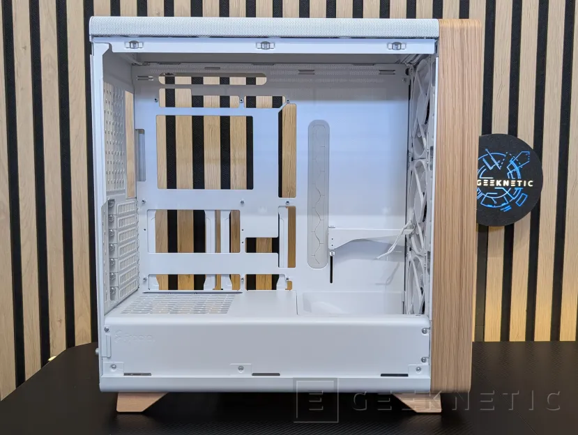 Geeknetic Fractal Design Summit Review: madera de roble curvada, mucho espacio y un montaje sorprendentemente cómodo 8