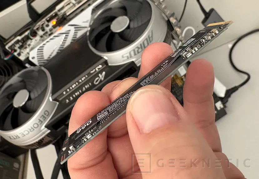 Geeknetic Samsung SSD 990 Review: PCIe 4.0 con más rendimiento y más eficiencia que el 990 EVO 9