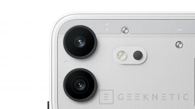 Geeknetic Nothing lanza el Phone (4b) con Snapdragon 6 Gen 4, batería de 5.200 mAh y diseño azul con Glyph Bar 1
