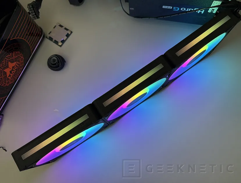Geeknetic Arctic BioniX P12 A-RGB Review, mismo rendimiento que el P12 Pro con ARGB y montaje sin cables 17