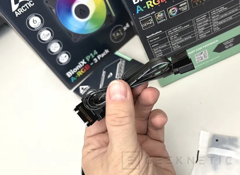 Geeknetic Arctic BioniX P12 A-RGB Review, mismo rendimiento que el P12 Pro con ARGB y montaje sin cables 5