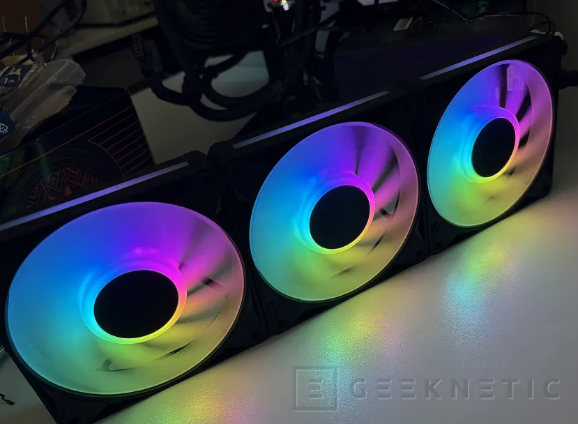 Geeknetic Arctic BioniX P12 A-RGB Review, mismo rendimiento que el P12 Pro con ARGB y montaje sin cables 14