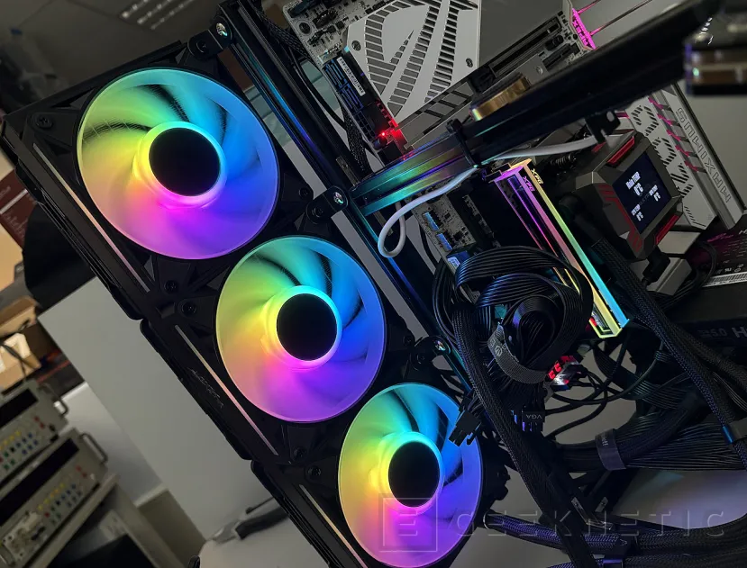 Geeknetic Arctic BioniX P12 A-RGB Review, mismo rendimiento que el P12 Pro con ARGB y montaje sin cables 18