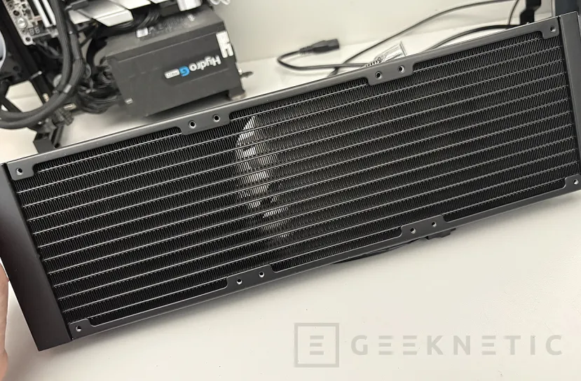 Geeknetic Fractal Design Radius 360 RGB Review, espectacular ARGB y Adjust Pro en un kit accesible 5