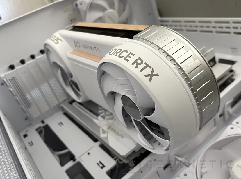 Geeknetic Gigabyte AORUS GeForce RTX 5080 INFINITY WOOD 16G Review: la RTX 5080 más elegante es, a la vez, la más potente de la marca 14