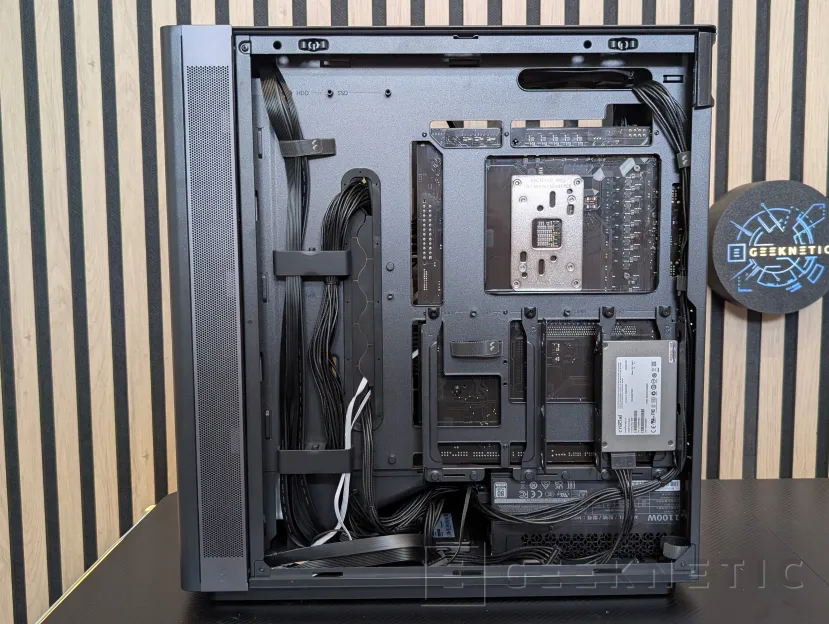 Geeknetic Fractal Design Define One Review: la caja pensada para quienes prefieren el silencio y la elegancia antes que las luces 28