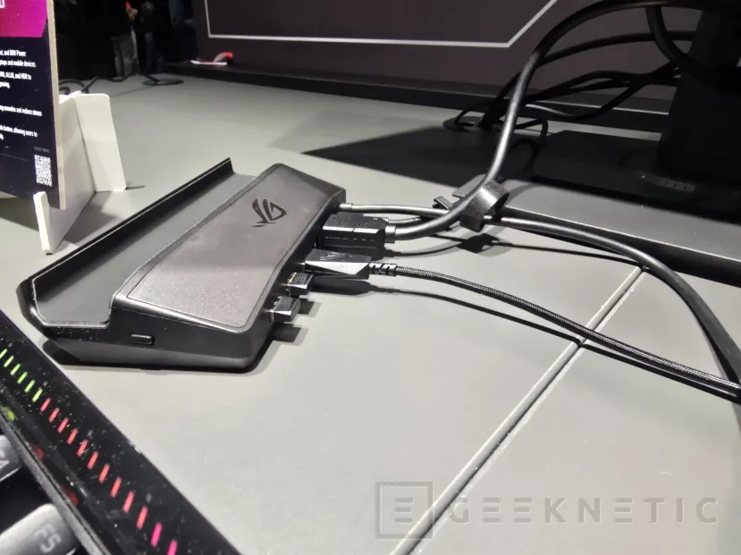 Geeknetic ASUS ROG presenta el Bulwark Dock DG310 para la Xbox Ally con HDMI 2.1, 4K a 144 Hz y 8K a 30 Hz 2