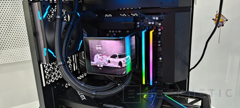 Geeknetic TCOMAS estrena en Gamescom la AIO Gold Limited Edition y el PC Project Infinity 2
