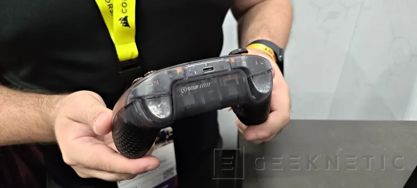 Geeknetic El SCUF Nemesis Pro 8K alcanza los 8.000 Hz incluso mediante conexión inalámbrica 3