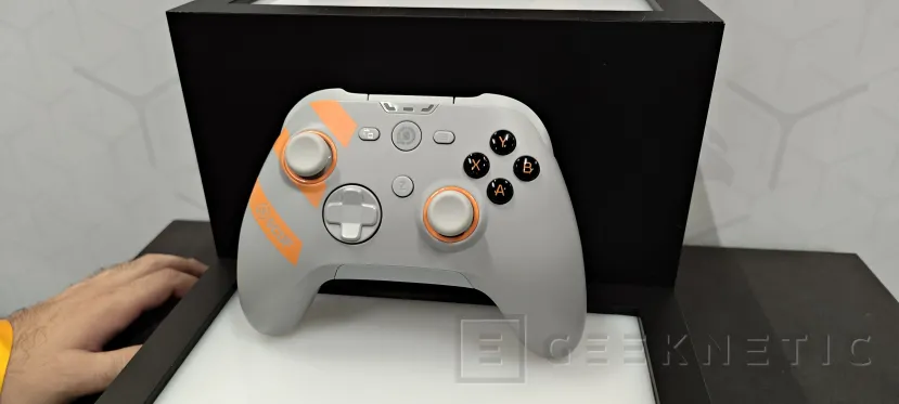 Geeknetic El SCUF Nemesis Pro 8K alcanza los 8.000 Hz incluso mediante conexión inalámbrica 2