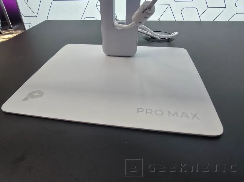 Geeknetic El nuevo monitor MSI PRO MAX OLED con tecnología de inyección de tinta llegará a principios de 2027 por 699 euros 2