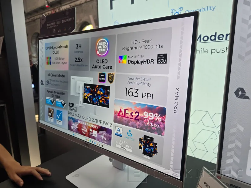 Geeknetic El nuevo monitor MSI PRO MAX OLED con tecnología de inyección de tinta llegará a principios de 2027 por 699 euros 1