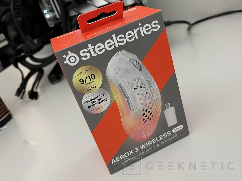 Geeknetic SteelSeries Aerox 3 Wireless Gen 2 Ghost, la fórmula ligera y resistente al agua ahora con sondeo 4K 1