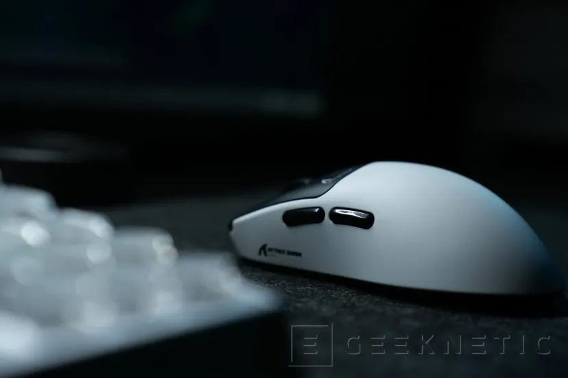 Geeknetic Attack Shark presenta el ratón F1 AIR de 39 gramos con sensor PixArt de 60.000 DPI y tasa de sondeo de 8K 1