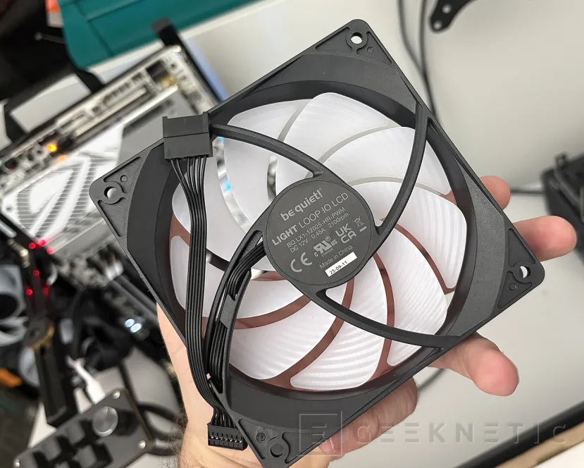 Geeknetic Be quiet! Light Loop IO LCD 360mm Review, magnífica gestión centralizada con una espectacular pantalla circular  14