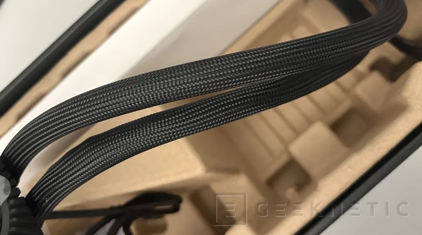 Geeknetic Be quiet! Light Loop IO LCD 360mm Review, magnífica gestión centralizada con una espectacular pantalla circular 6