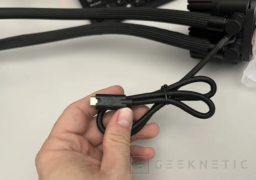 Geeknetic Be quiet! Light Loop IO LCD 360mm Review, magnífica gestión centralizada con una espectacular pantalla circular 23