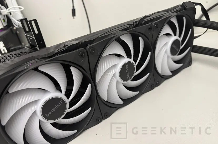Geeknetic Be quiet! Light Loop IO LCD 360mm Review, magnífica gestión centralizada con una espectacular pantalla circular  22