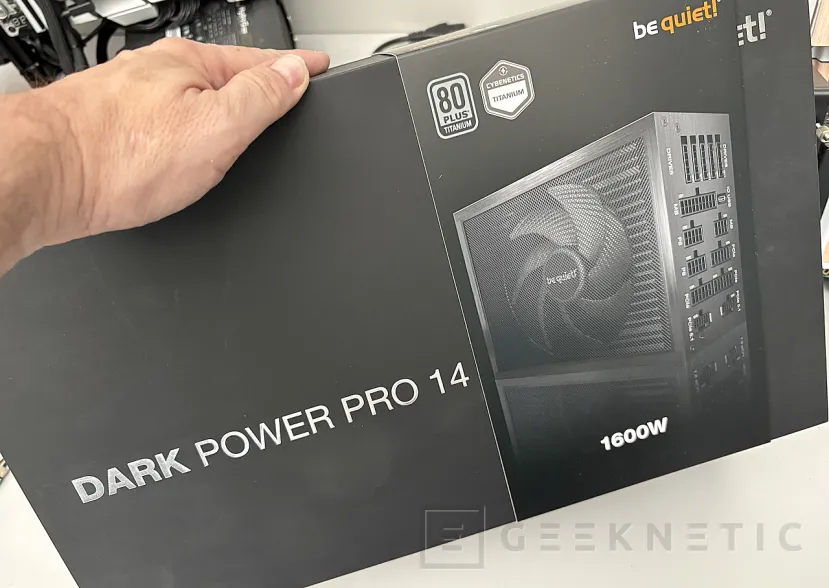 Geeknetic be quiet! Dark Power Pro 14 IO 1600W Review, Titanium, aluminio y control total con IO Center 1