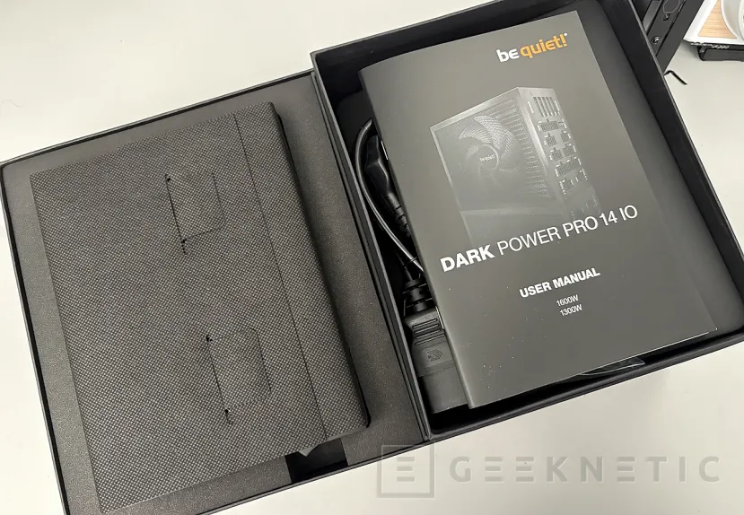Geeknetic be quiet! Dark Power Pro 14 IO 1600W Review, Titanium, aluminio y control total con IO Center 2