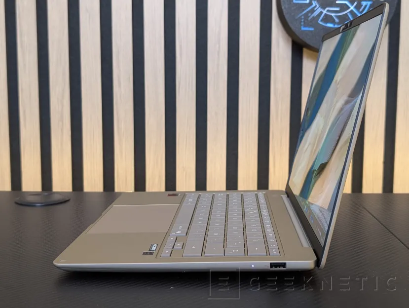 Geeknetic ASUS Zenbook 14 (UX3480) Review: el Zenbook más asequible deslumbra en acabados pero asume recortes importantes 2