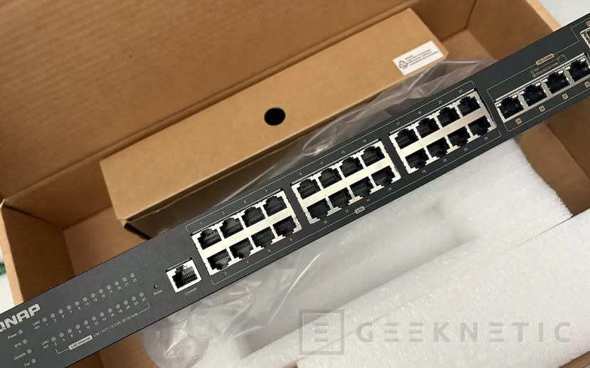 Geeknetic QNAP QSW-M2130-4C2S24T Review: el switch L2 gestionado 10-Gbit que lleva a cualquier PYME al próximo nivel 5