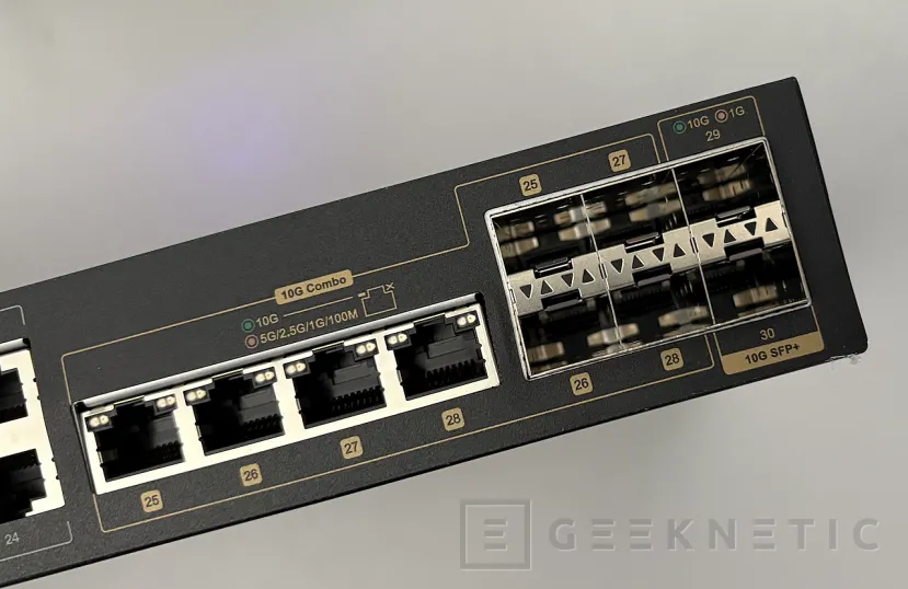 Geeknetic QNAP QSW-M2130-4C2S24T Review: el switch L2 gestionado 10-Gbit que lleva a cualquier PYME al próximo nivel 16