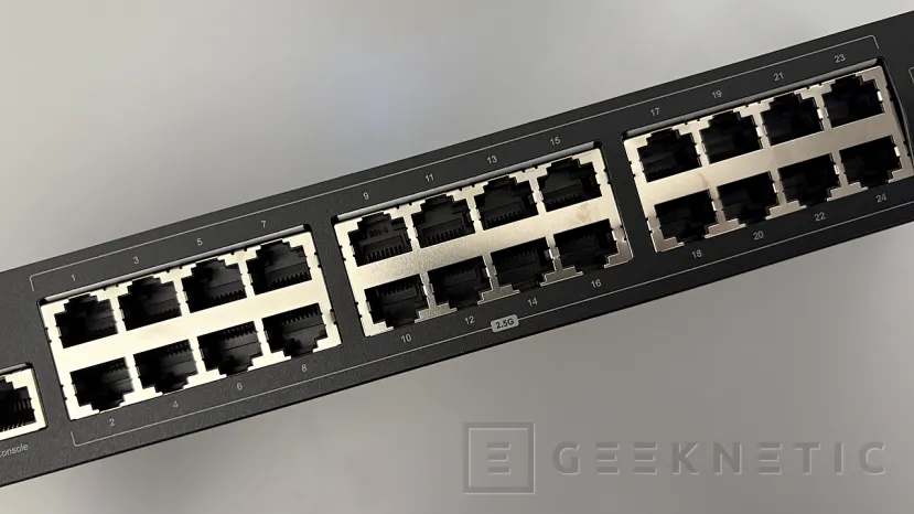 Geeknetic QNAP QSW-M2130-4C2S24T Review: el switch L2 gestionado 10-Gbit que lleva a cualquier PYME al próximo nivel 15