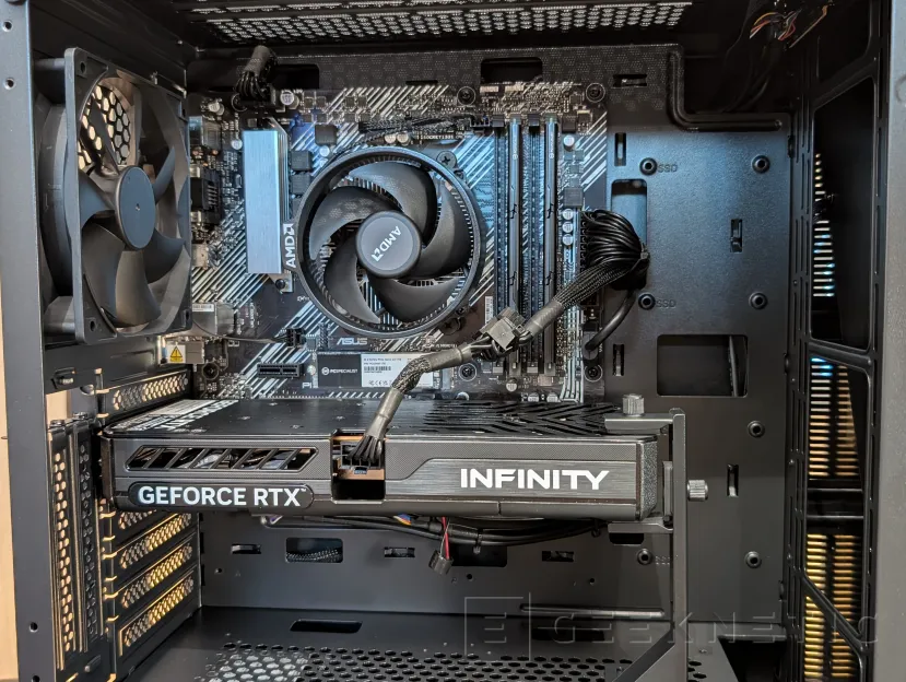 Geeknetic PCSpecialist MOMENTUM ELITE Review: Un PC gaming con RTX 5060 y recortes para quedarse en 1.000 euros en plena crisis del hardware 6