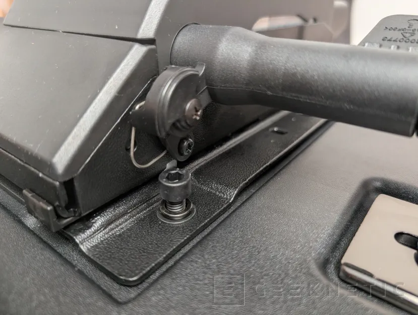 Geeknetic noblechairs AURA TX Antracita Review: gran ergonomía y un ajuste lumbar de primer nivel en un modelo inusualmente bajo para su categoría 7
