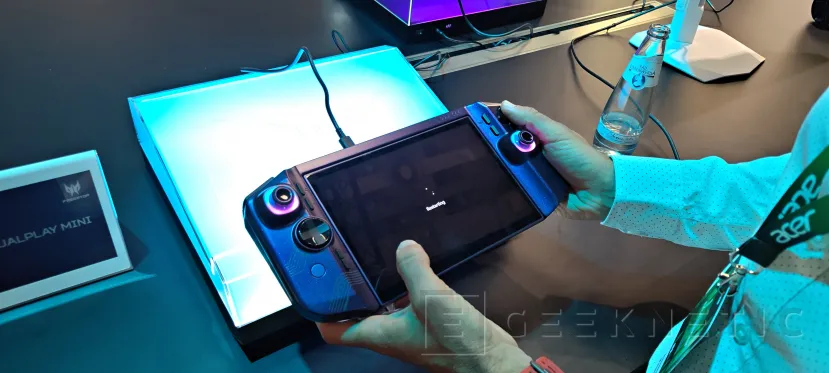 Geeknetic El concepto Acer Project DualPlay Mini integra un diseño para juegos y de productividad en un solo dispositivo 1