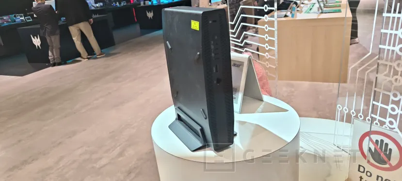 Geeknetic Acer RTX Spark: mini PC ultracompacto con NVIDIA Blackwell, 128 GB y 1 petaflop para IA 3