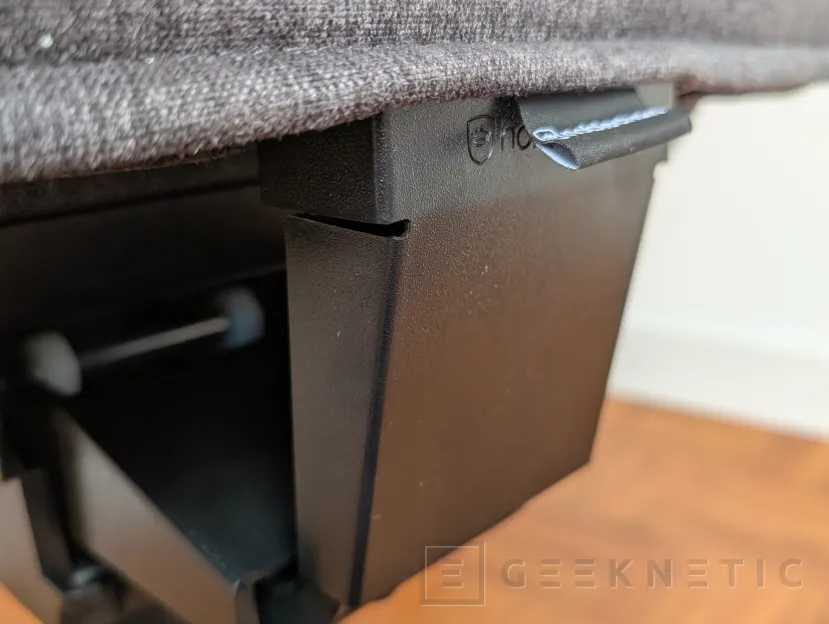 Geeknetic noblechairs AURA TX Antracita Review: gran ergonomía y un ajuste lumbar de primer nivel en un modelo inusualmente bajo para su categoría 12