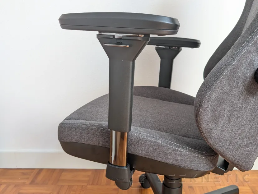 Geeknetic noblechairs AURA TX Antracita Review: gran ergonomía y un ajuste lumbar de primer nivel en un modelo inusualmente bajo para su categoría 19