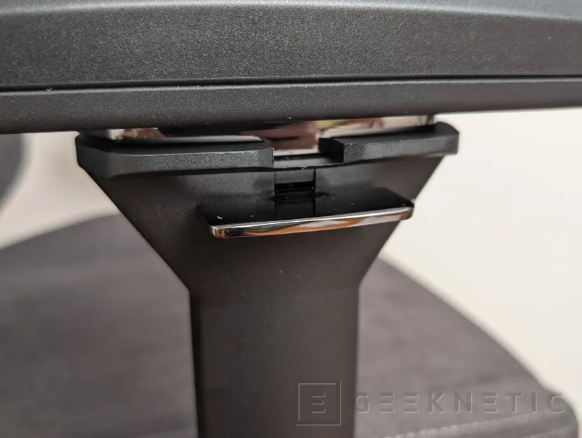Geeknetic noblechairs AURA TX Antracita Review: gran ergonomía y un ajuste lumbar de primer nivel en un modelo inusualmente bajo para su categoría 20