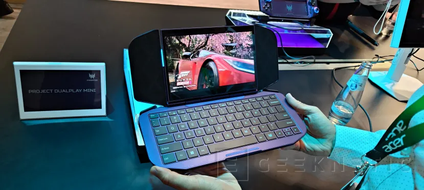 Geeknetic El concepto Acer Project DualPlay Mini integra un diseño para juegos y de productividad en un solo dispositivo 2
