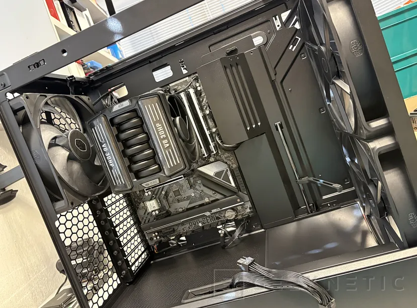 Geeknetic Cooler Master HAF II 500 Review: una gran evolución de la gama HAF con sus ventiladores gigantes llevados al extremo 27