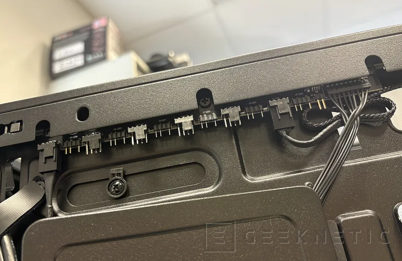Geeknetic Cooler Master HAF II 500 Review: una gran evolución de la gama HAF con sus ventiladores gigantes llevados al extremo 5