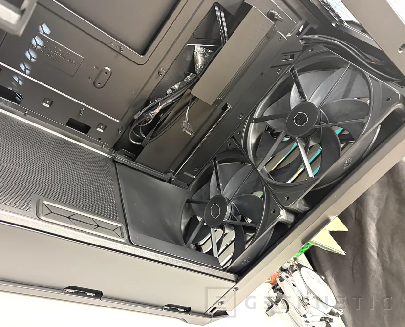Geeknetic Cooler Master HAF II 500 Review: una gran evolución de la gama HAF con sus ventiladores gigantes llevados al extremo 11