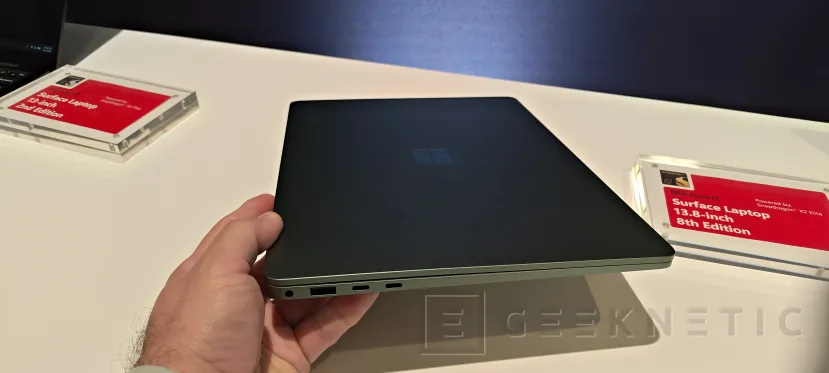 Geeknetic Snapdragon X2 Plus y hasta 22 horas y media de batería, así es el nuevo Microsoft Surface Laptop 13 3