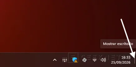 Geeknetic Ya puedes mover la barra de tareas de Windows 11 donde quieras: así puedes personalizarla paso a paso 4