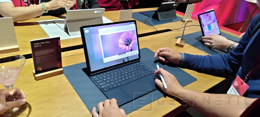 Geeknetic Lenovo reúne RTX Spark, Snapdragon X2 Plus y AMD Ryzen AI en sus portátiles 6