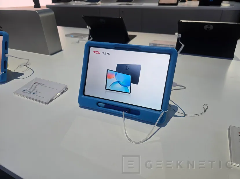 Geeknetic TCL presenta las TAB A1 y A1 Plus de 11 y 12,2 pulgadas con opcion de pantalla NXTPAPER ideal para lectura 5