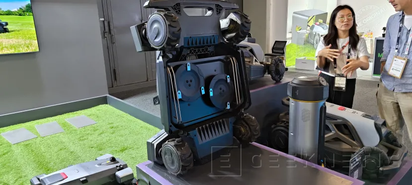 Geeknetic Así es el Airseekers ARANIX, el robot cortacésped con cuatro ruedas de giro independiente que superan pendientes del 85% 4