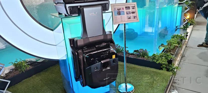 Geeknetic WYBOT S3 limpia la piscina, se vacía solo y utiliza energía solar 3