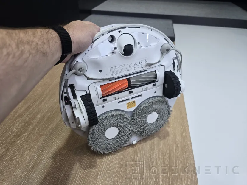 Geeknetic DJI lanza los robots aspiradores ROMO 2 desde 1.199 euros con 36.000 Pa y bloqueo de la conexión a Internet 1
