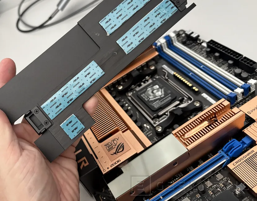 Geeknetic ASUS ROG CROSSHAIR 2006 Review: veinte años de ASUS ROG CROSSHAIR concentrados en una placa base excepcional 10