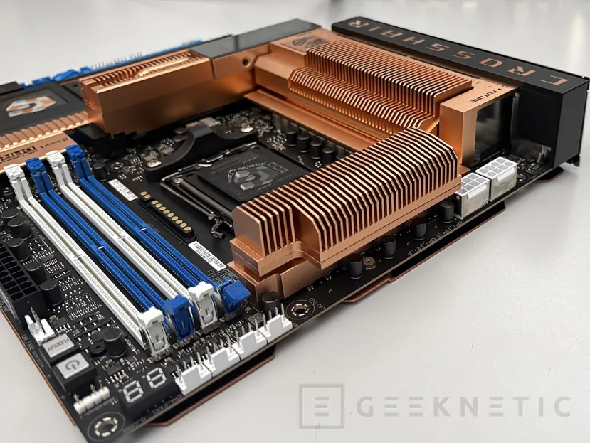 Geeknetic ASUS ROG CROSSHAIR 2006 Review: veinte años de ASUS ROG CROSSHAIR concentrados en una placa base excepcional 18