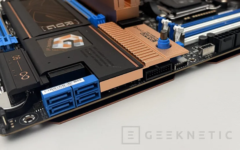 Geeknetic ASUS ROG CROSSHAIR 2006 Review: veinte años de ASUS ROG CROSSHAIR concentrados en una placa base excepcional 12