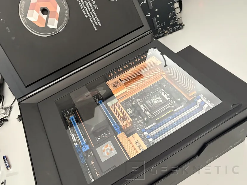 Geeknetic ASUS ROG CROSSHAIR 2006 Review: veinte años de ASUS ROG CROSSHAIR concentrados en una placa base excepcional 2